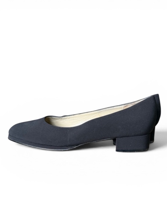 Evan Picone Shoes - EVAN PICONE 9 M ladies pump excellent condition black